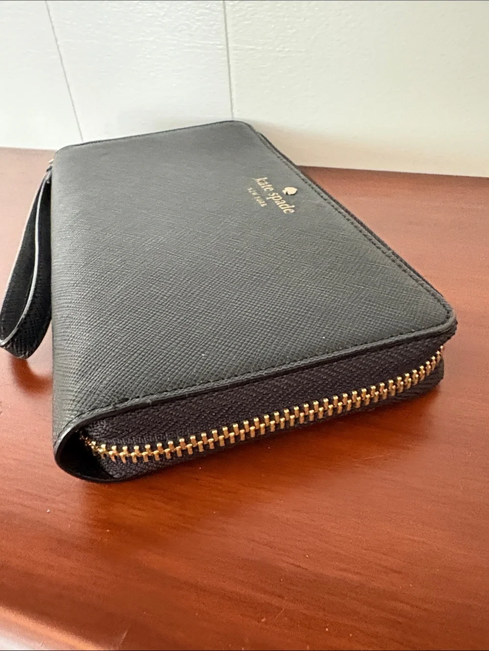 Kate Spade New York Black Saffiano Leather Zip Wallet Wristlet Clutch Carryall